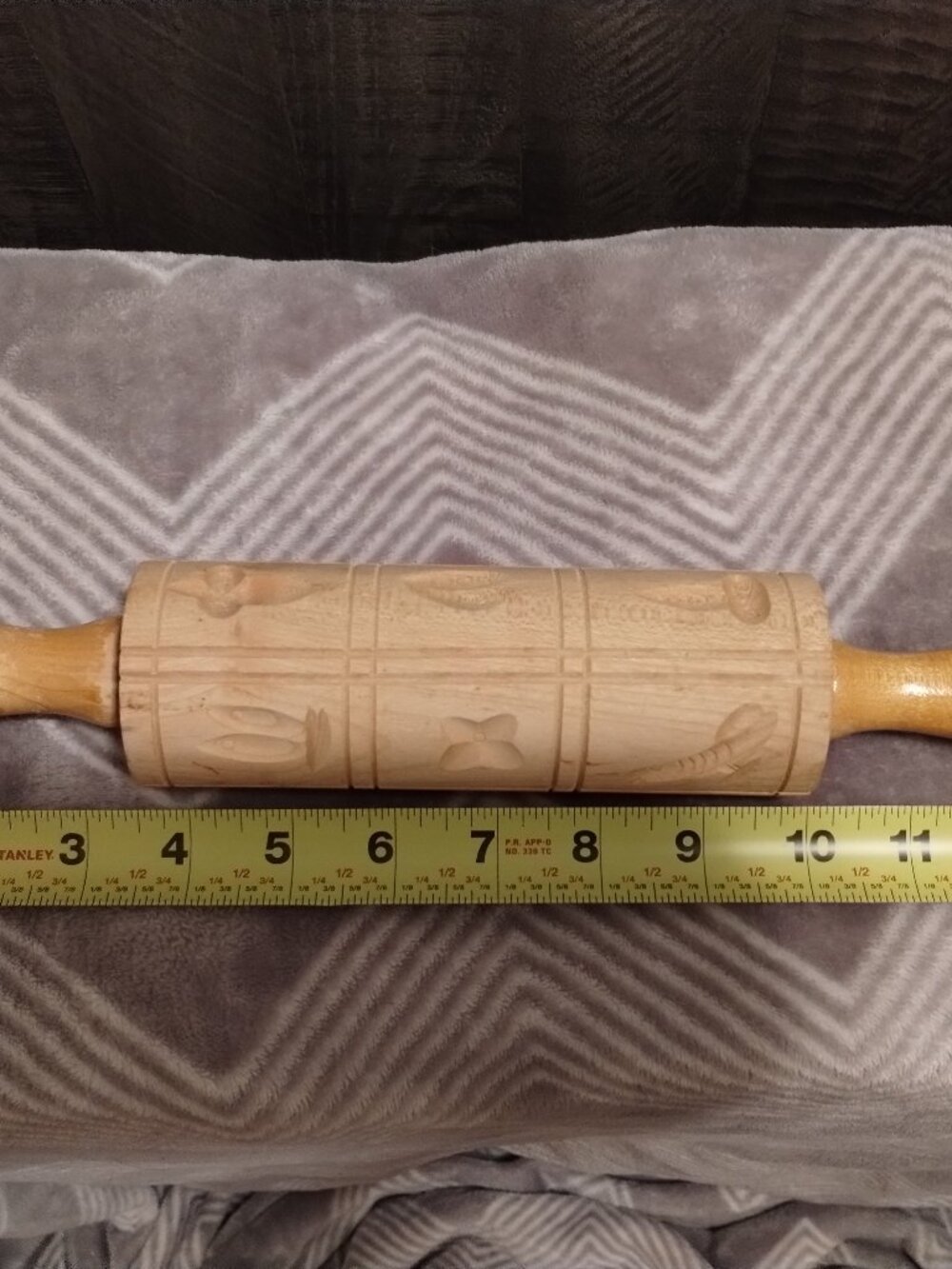 Vintage 14 Inch Rolling Pin With Impressions